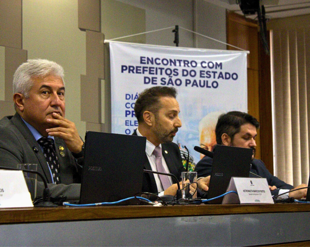 Senador Astronauta Marcos Pontes e os assessores Dr. Marcelo Morales e Carlos Antunes